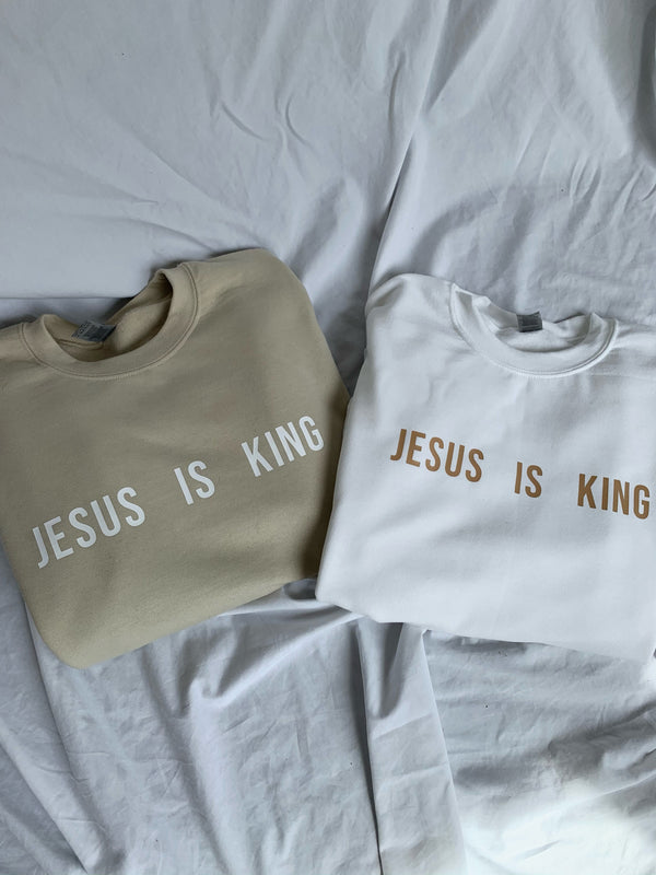 Jesus Is King Pullover